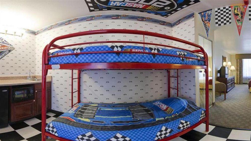 فندق وأجنحة هوليداي إن إكسبريس هندرسون - ترافيك ستار Henderson المظهر الخارجي الصورة